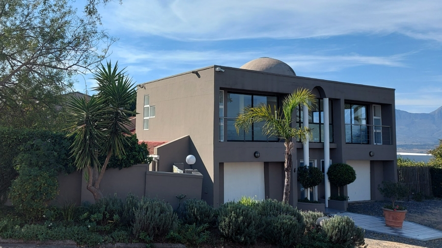 9 Bedroom Property for Sale in Montclair Western Cape